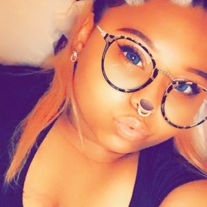 Meet your Posher, Jillian